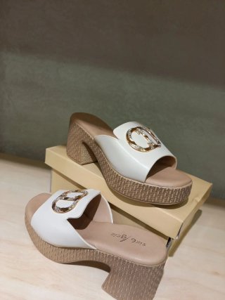 Sandali da donna Six6 Liscio in colore beige