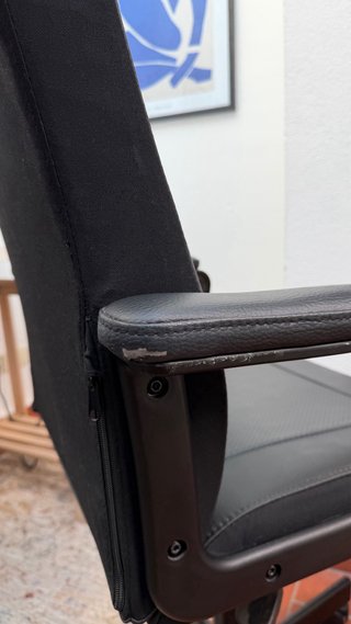 Silla de oficina ergonómica negra