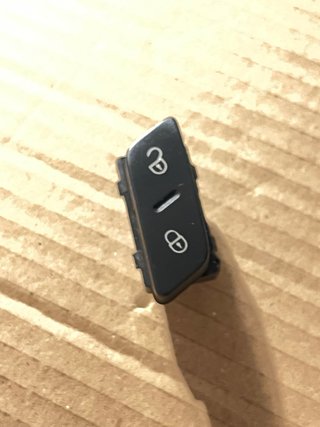 Interruptor Desbloqueo Puertas VW Golf 5