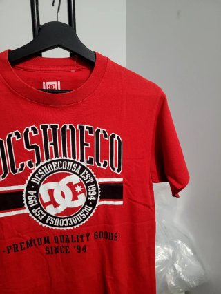 Camiseta DC Shoes Roja Estampada
