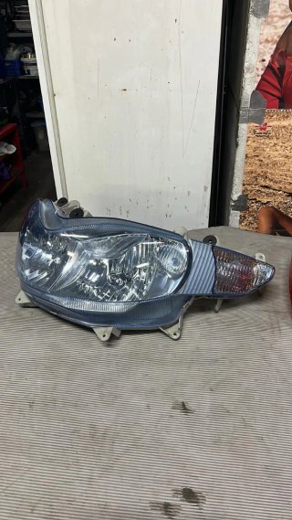 Faro y Piloto Executive Suzuki Burgman 125 200