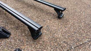 Barras Cruz Airo BMW 318 E91 Negras