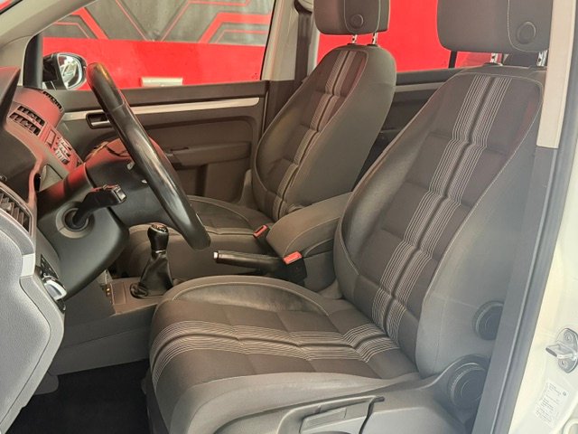 Volkswagen Touran 2012