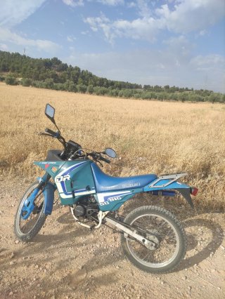 Suzuki DR Big 50 Enduro Moto