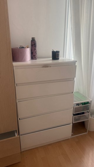 Cómoda blanca y madera Ikea