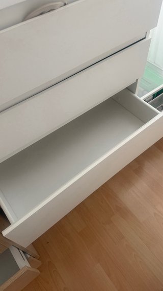 Cómoda blanca y madera Ikea