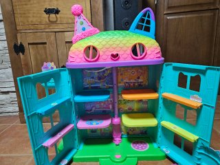 Casa de Gabby con muñecos y accesorios