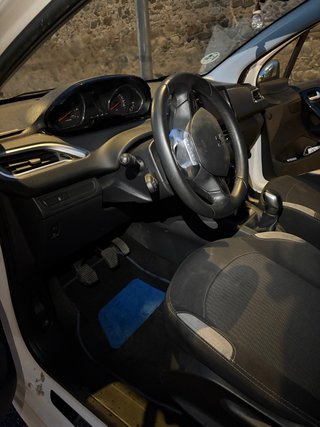 Peugeot 208 2014