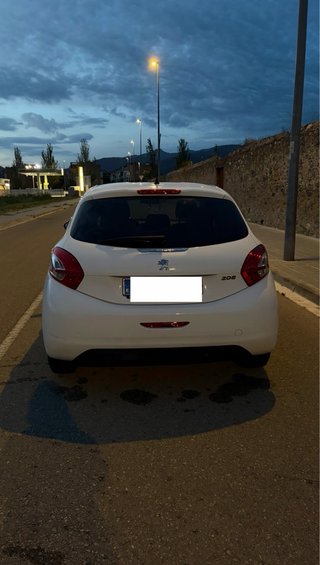 Peugeot 208 2014