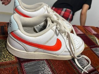 Nike Court Vision Low Blancas y Rojas