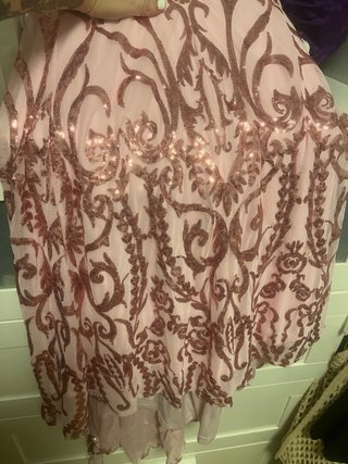 Vestido largo rosa con lentejuelas