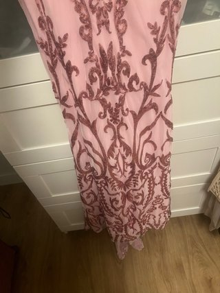 Vestido largo rosa con lentejuelas