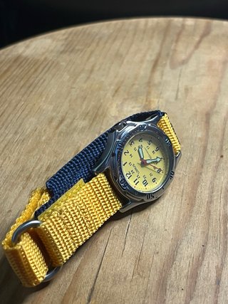 Reloj Lorus Amarillo y Plateado