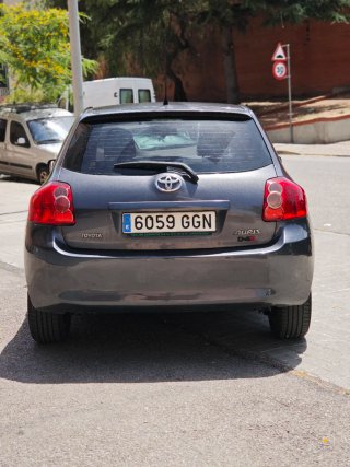 OCASION TOYOTA AURIS PEGATINA B