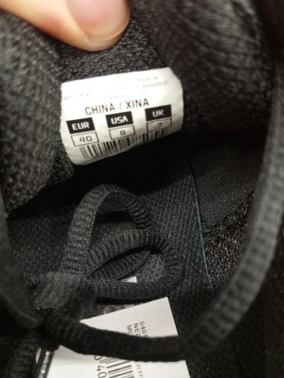 Zapatillas Fila Mujer Negras y Amarillas