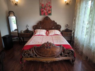Dormitorio antiguo completo madera