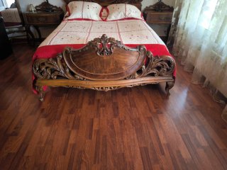Dormitorio antiguo completo madera
