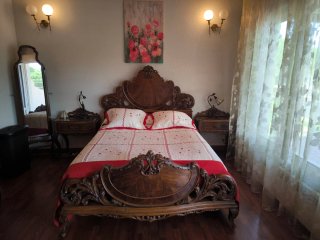 Dormitorio antiguo completo madera