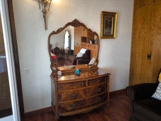 Dormitorio antiguo completo madera