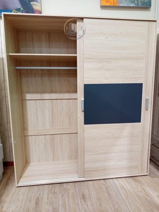 Armario de Puertas Correderas acabado madera