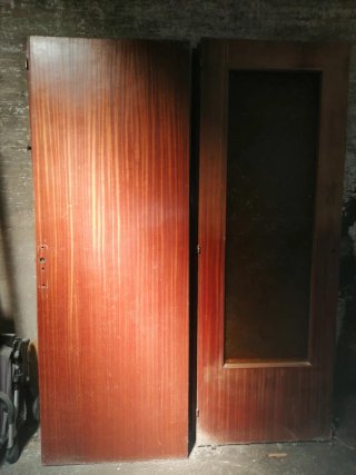 Puerta interior madera con cristal. (8 puertas)