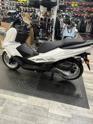 Keeway Vieste 125 LX Blanca