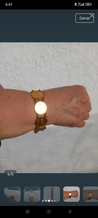 Pulsera de monedas doradas