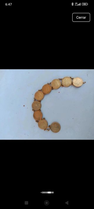 Pulsera de monedas doradas