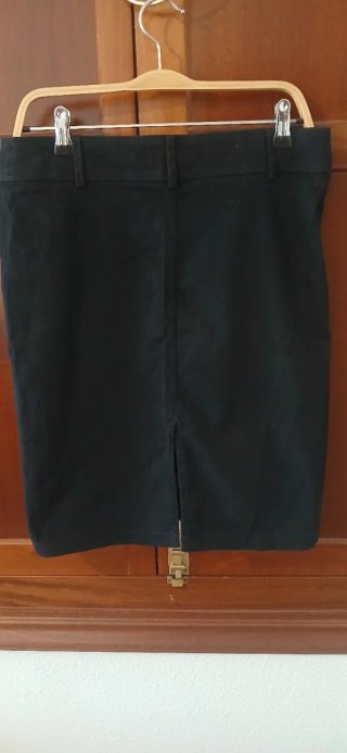 Falda tubo negra talla 40