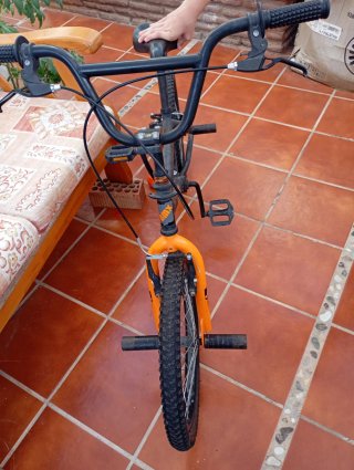 Bicicleta BMX 20 Negra y Naranja