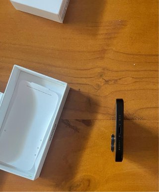 iPhone 13 + Cargador + Funda