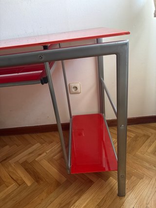Escritorio moderno cristal rojo y metal