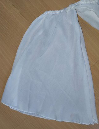 Top blanco hombros descubiertos mangas separadas