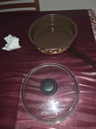 Sartén con tapa de cristal