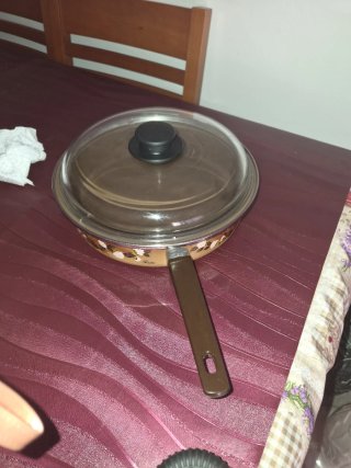 Sartén con tapa de cristal