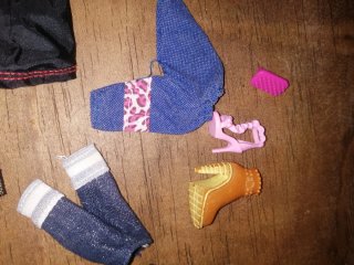 Muñeca accesorios. Ropa y Zapatos