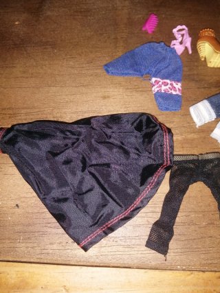 Muñeca accesorios. Ropa y Zapatos