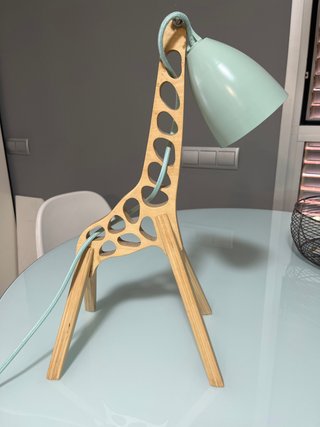 Lámpara infantil jirafa madera