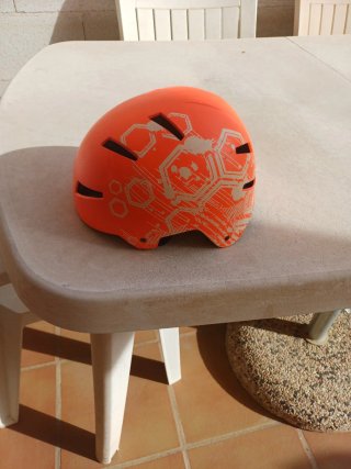 Casco BMX GBS Casi Nuevo