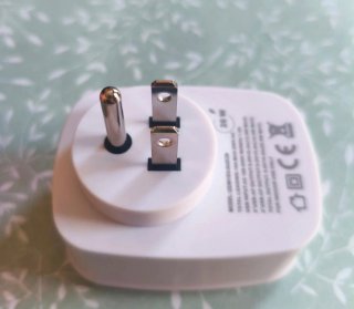 Adaptador Enchufe US/EU con USB