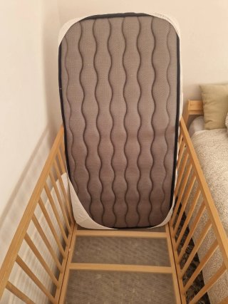 Cuna de madera con colchón Visco Baby