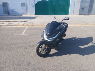 Honda PCX 125 Negra