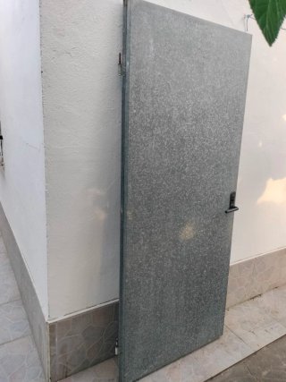 Puerta metálica trastero Sin Marco.