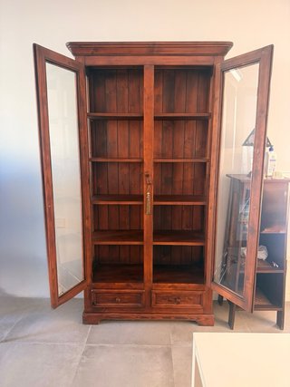 Mueble vitrina  pino maciza