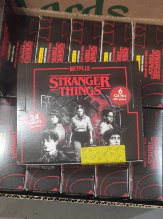 Caja Cromos Stranger Things Netflix