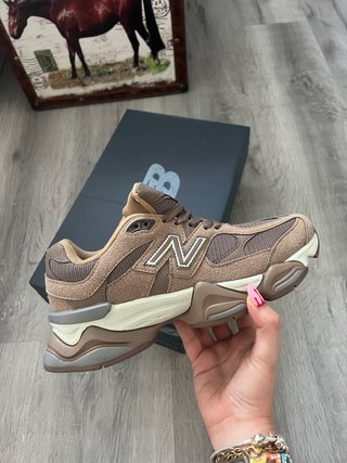 New Balance 9060 Marrones