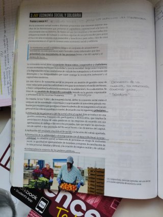 Proyecto: FanFest - Economía y emprendimiento 4...