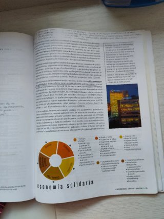 Proyecto: FanFest - Economía y emprendimiento 4...