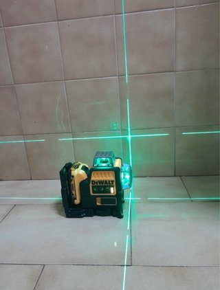 Nivel Láser DeWalt + Batería + Estuche