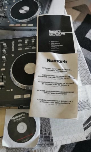 Mesa dj Numark Mixtrack Pro DJ